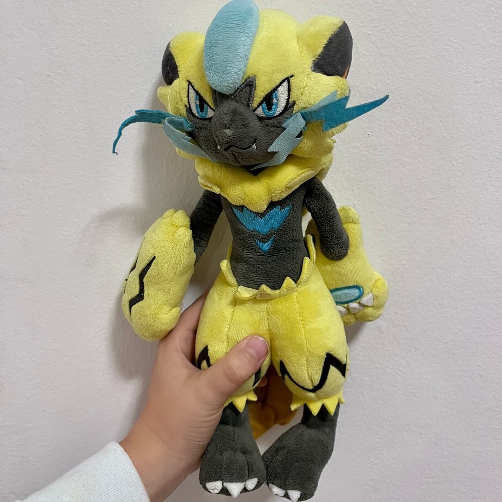 Zeraora Plush
